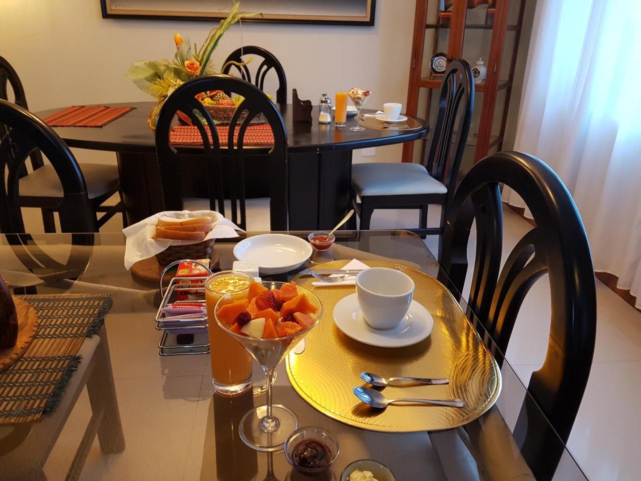 Bed And Breakfast La Uvilla Quito Exterior foto